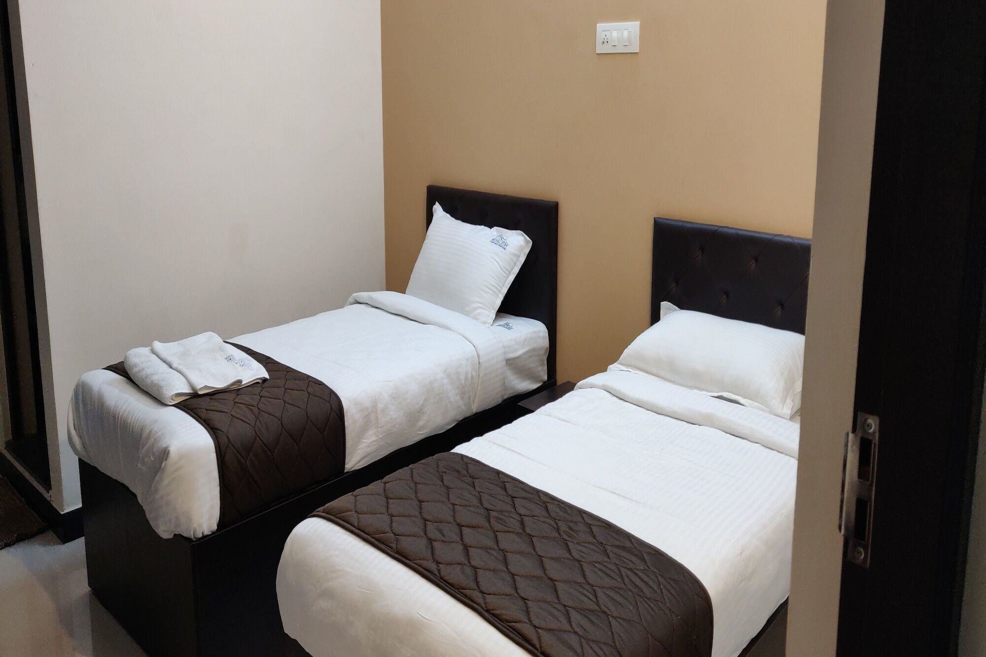 Oyo Flagship 24147 Royal Stay Singanallur Exterior foto